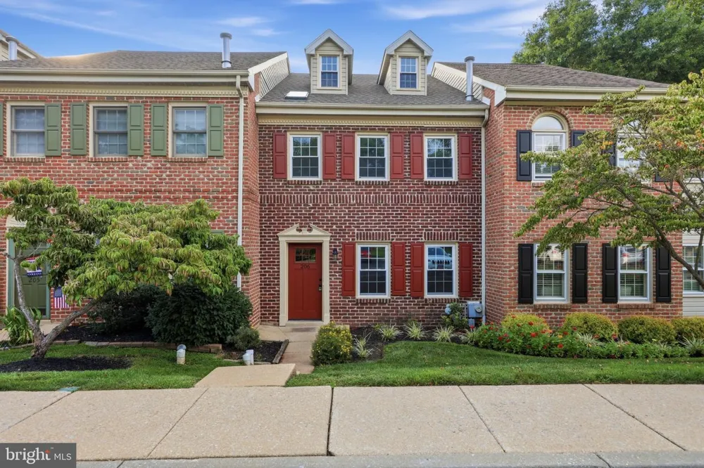 206 GEORGETOWNE COURT Royersford, PA 19468