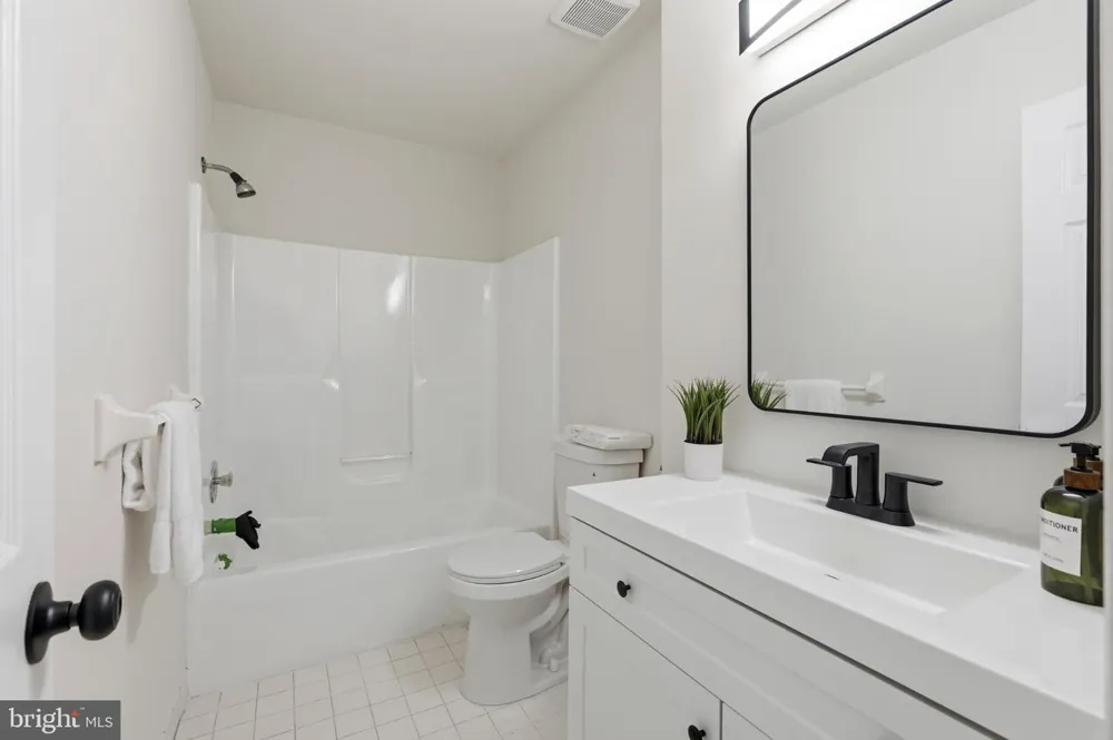 206 GEORGETOWNE COURT Royersford, PA 19468