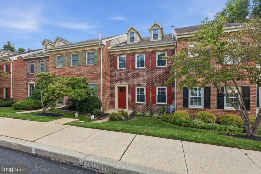 206 GEORGETOWNE COURT Royersford, PA 19468