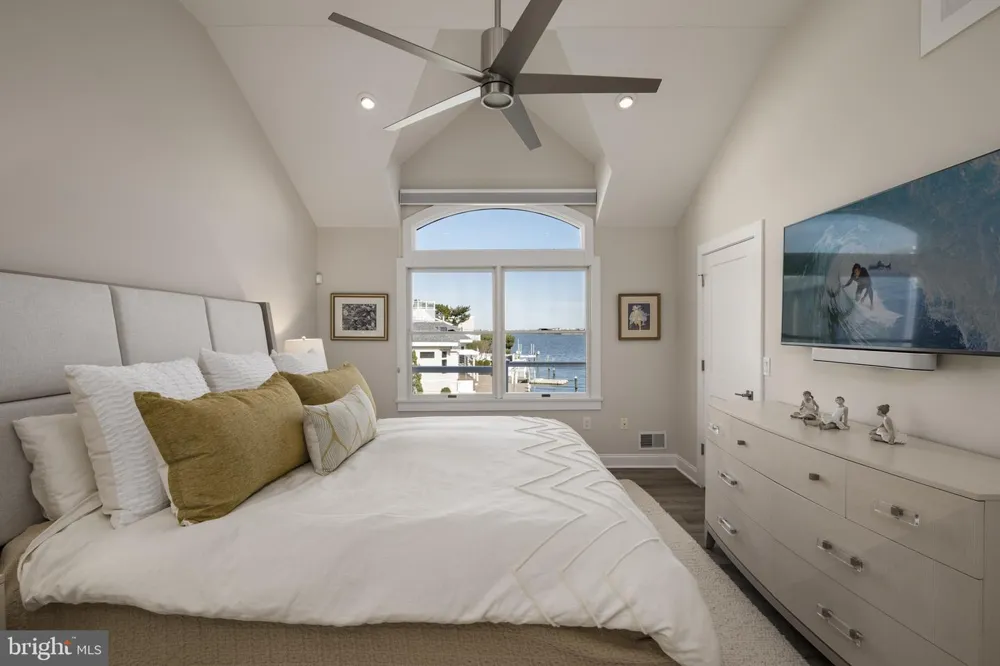 45 BUCKINGHAM AVENUE Harvey Cedars, NJ 08008