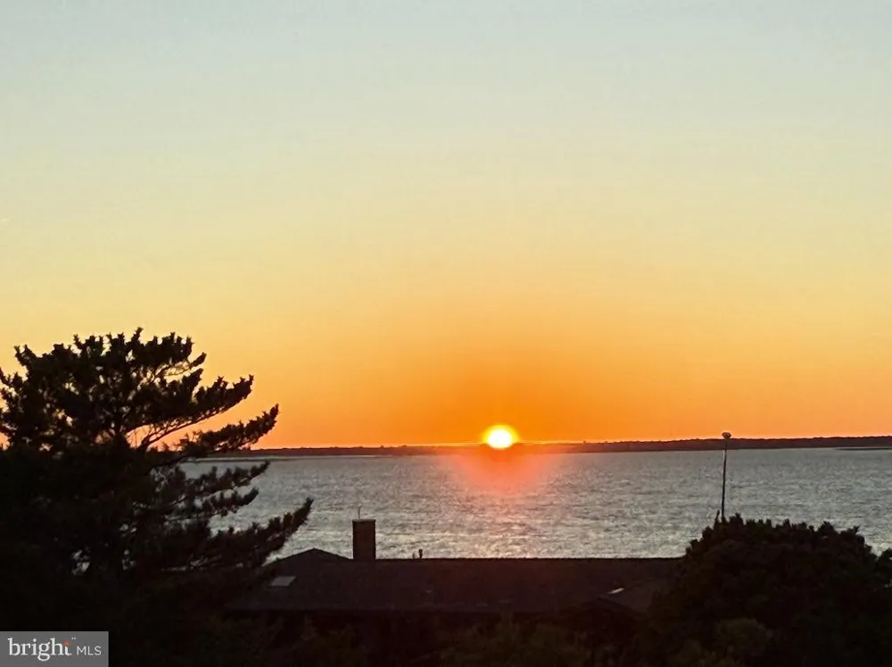 45 BUCKINGHAM AVENUE Harvey Cedars, NJ 08008
