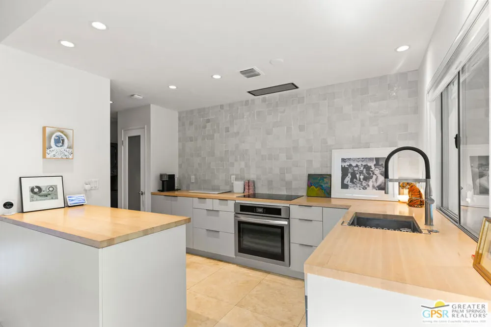 530 Calle Rolph Palm Springs, CA 92262