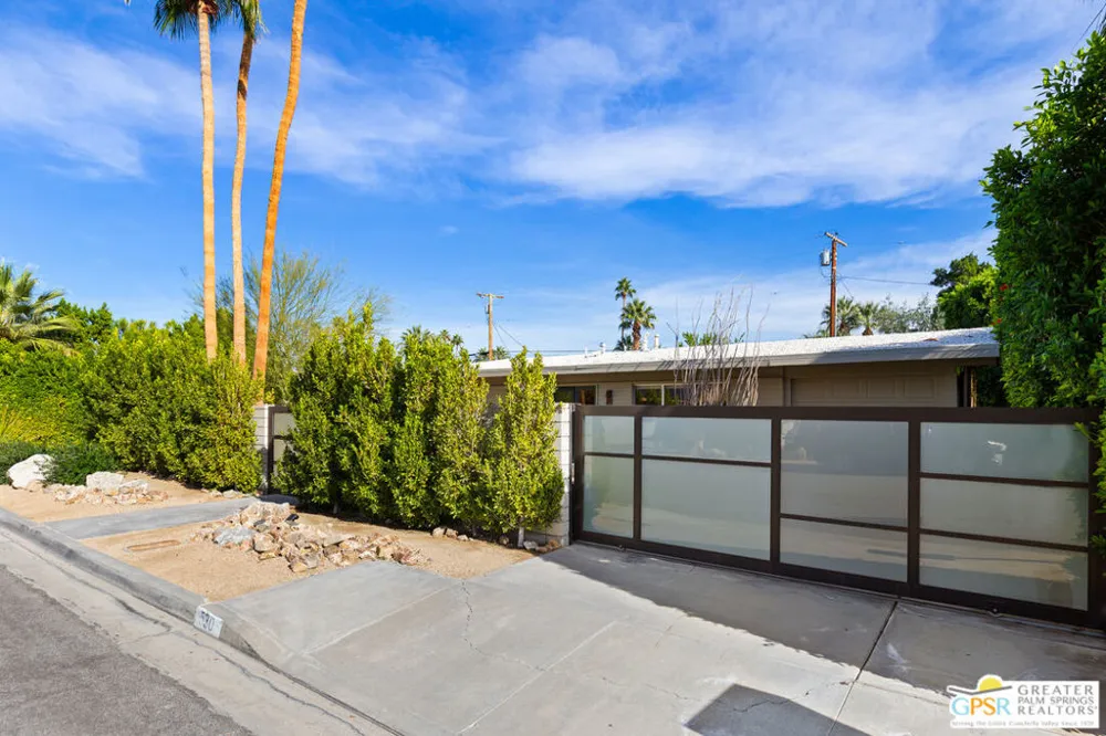 530 Calle Rolph Palm Springs, CA 92262