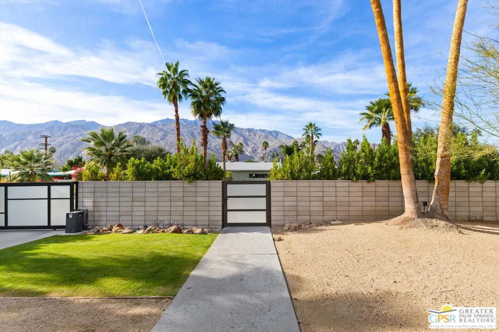 530 Calle Rolph Palm Springs, CA 92262