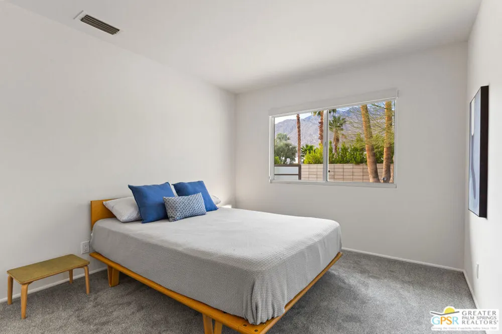 530 Calle Rolph Palm Springs, CA 92262