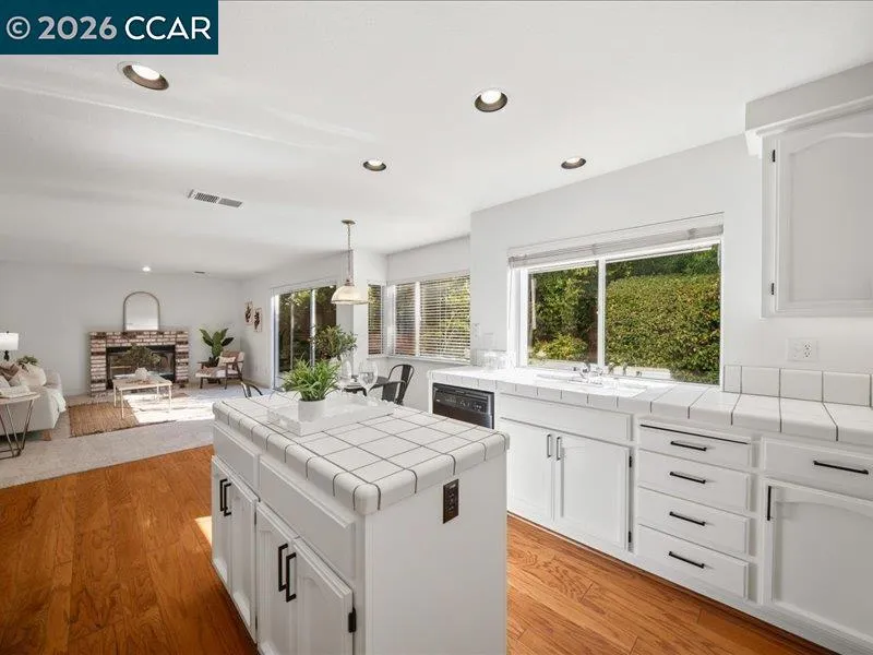1291 Stoney Creek Dr San Ramon, CA 94582