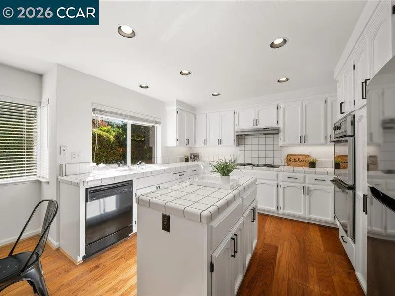 1291 Stoney Creek Dr San Ramon, CA 94582