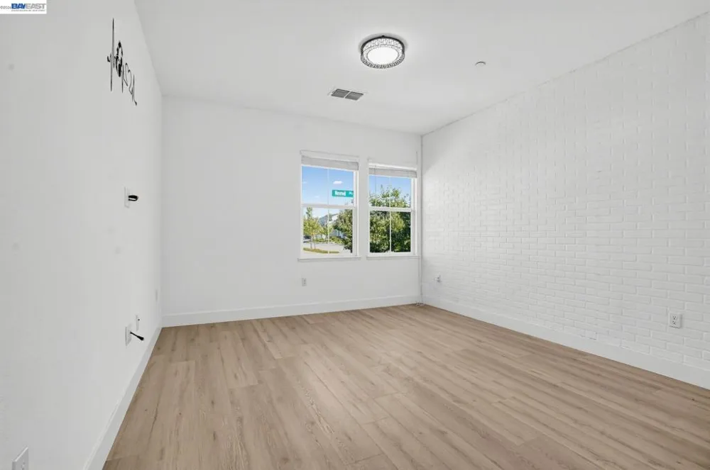 18511 Maynell Dr Lathrop, CA 95330