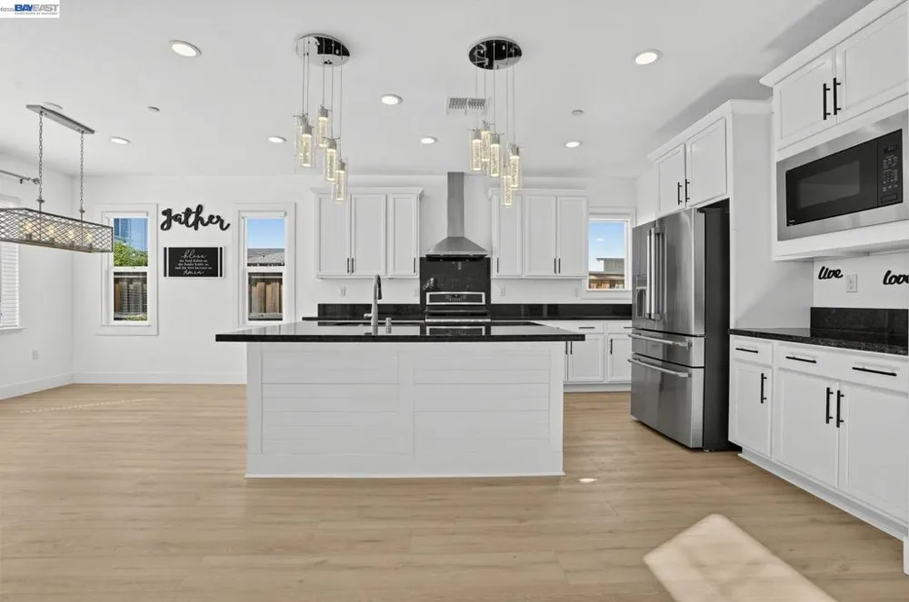 18511 Maynell Dr Lathrop, CA 95330