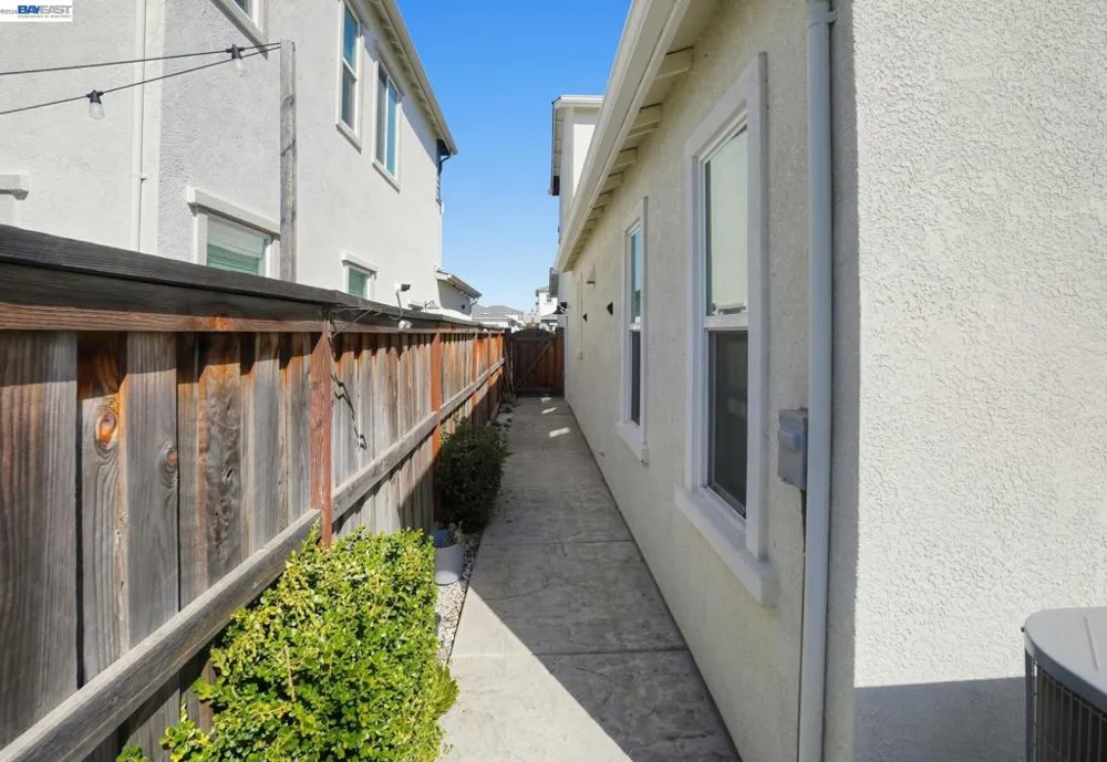 18511 Maynell Dr Lathrop, CA 95330