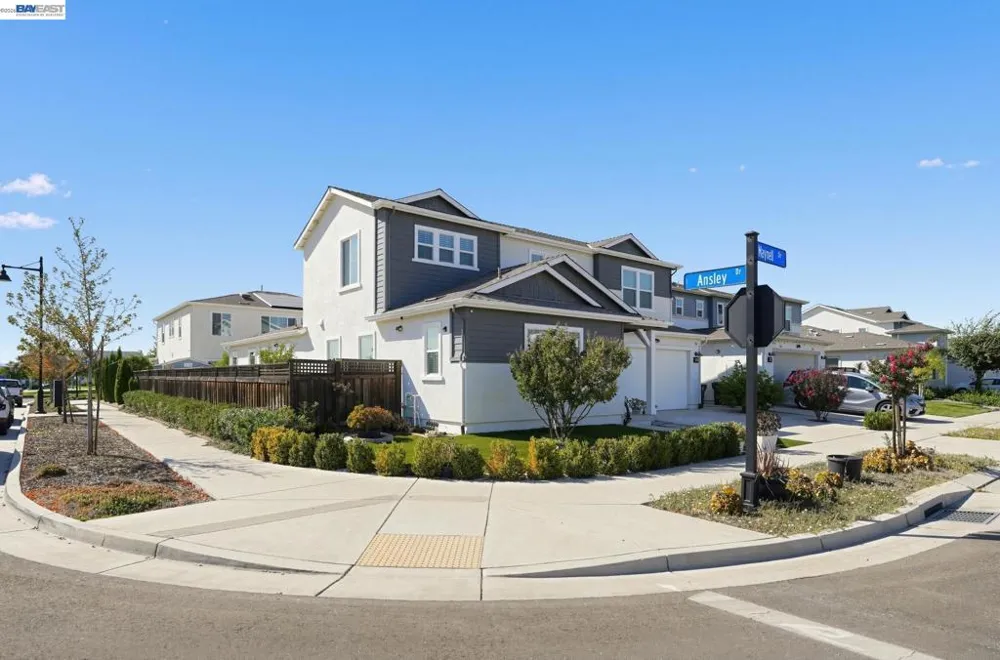 18511 Maynell Dr Lathrop, CA 95330