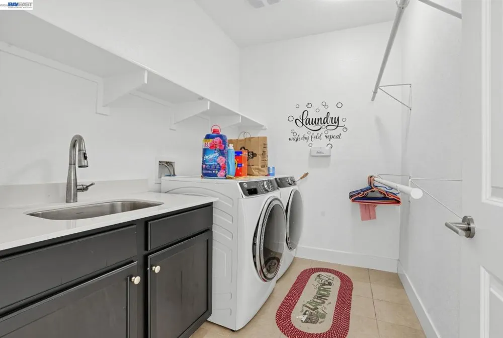 18511 Maynell Dr Lathrop, CA 95330
