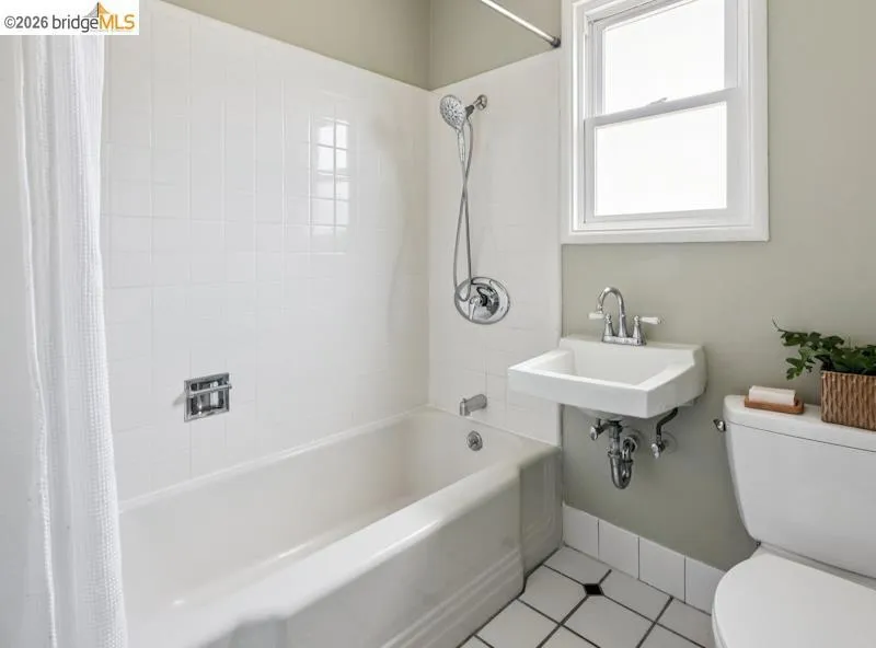 6030 Avila St El Cerrito, CA 94530