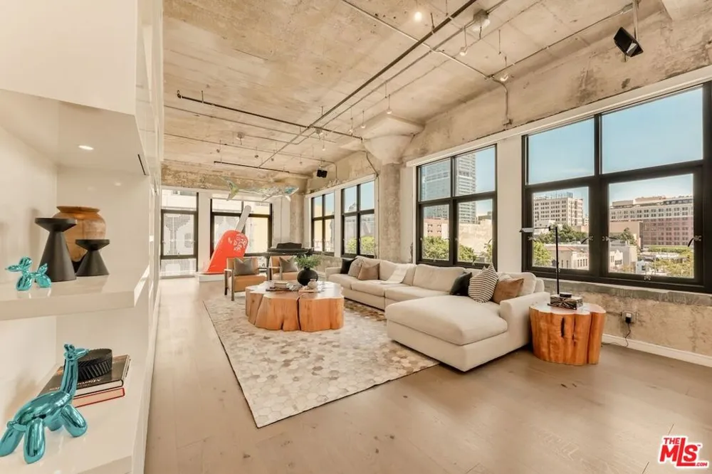 330 W 11th Street #401 & 402 Los Angeles, CA 90015