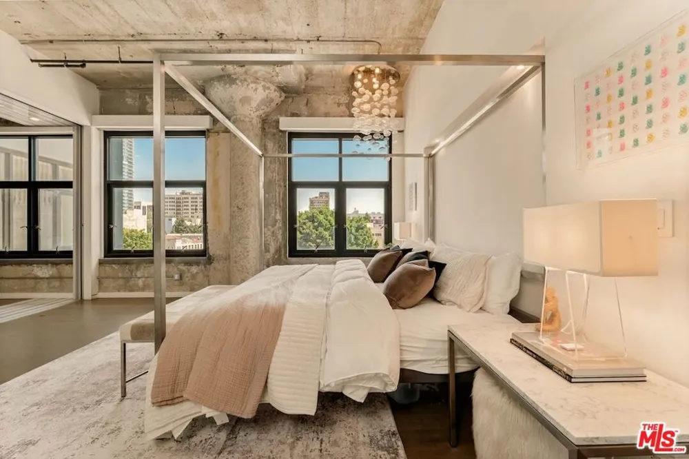 330 W 11th Street #401 & 402 Los Angeles, CA 90015