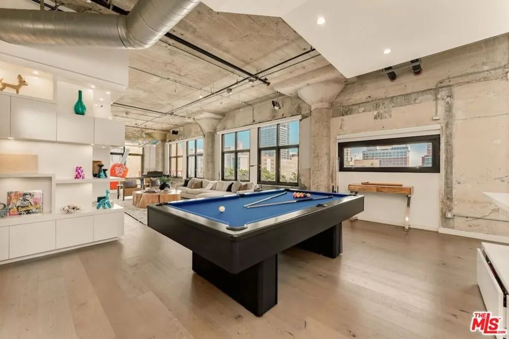 330 W 11th Street #401 & 402 Los Angeles, CA 90015