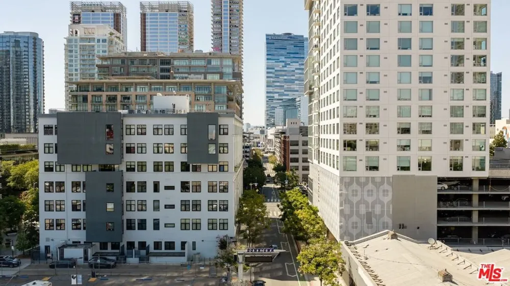 330 W 11th Street #401 & 402 Los Angeles, CA 90015
