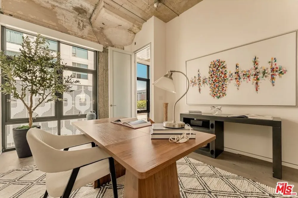 330 W 11th Street #401 & 402 Los Angeles, CA 90015