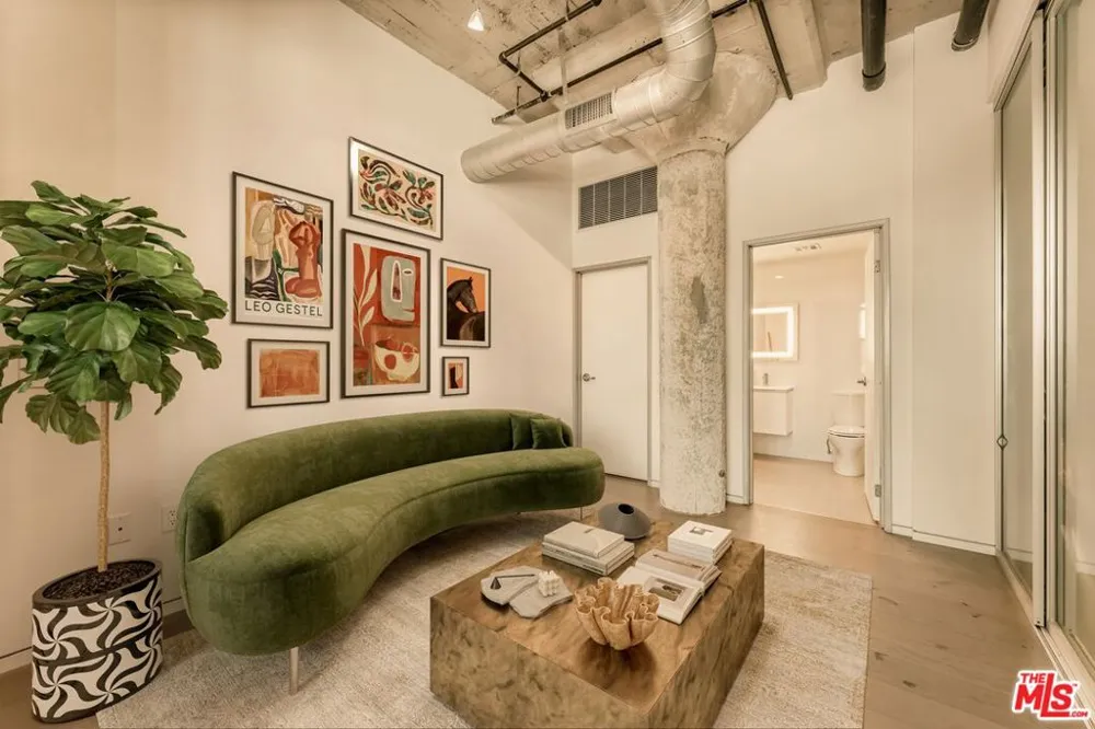 330 W 11th Street #401 & 402 Los Angeles, CA 90015