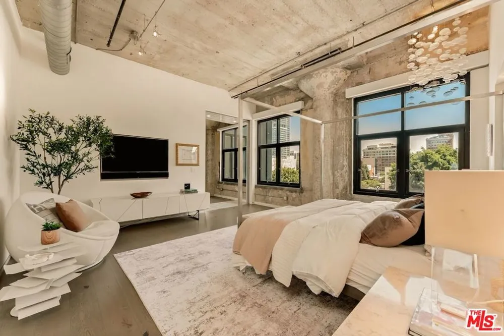 330 W 11th Street #401 & 402 Los Angeles, CA 90015