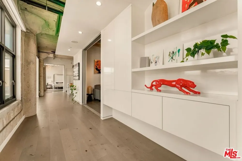330 W 11th Street #401 & 402 Los Angeles, CA 90015