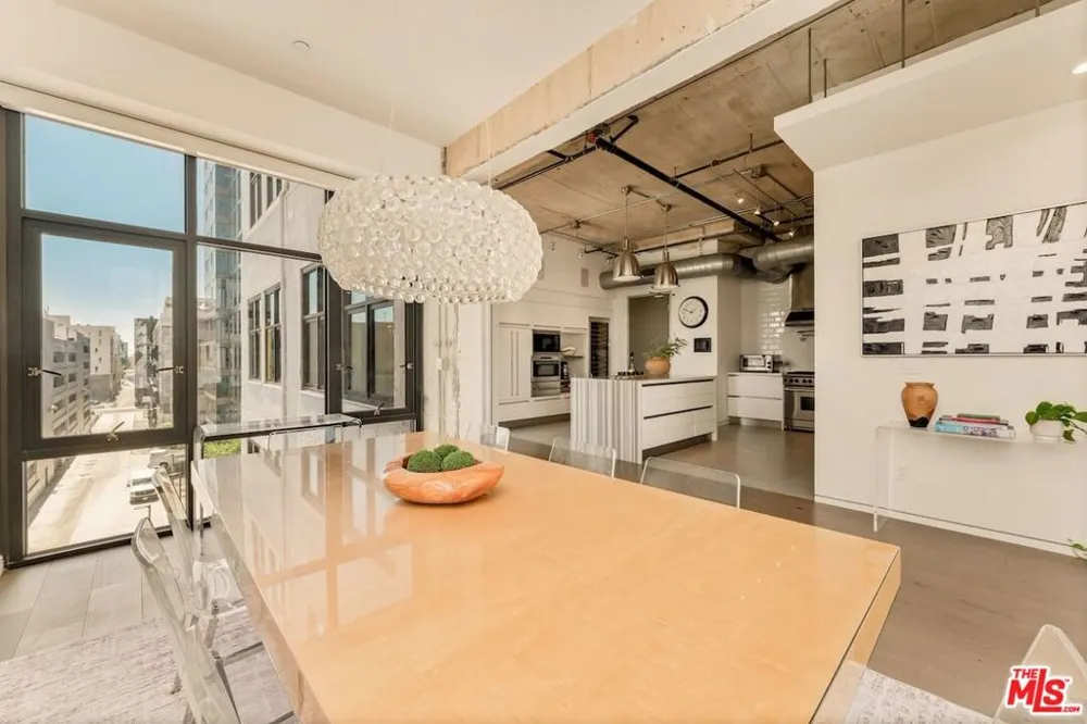 330 W 11th Street #401 & 402 Los Angeles, CA 90015