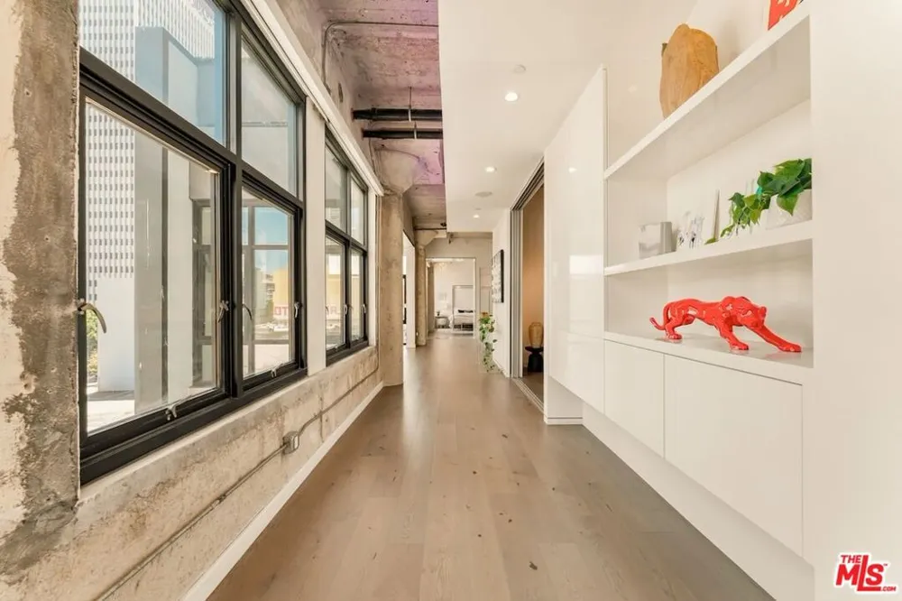 330 W 11th Street #401 & 402 Los Angeles, CA 90015