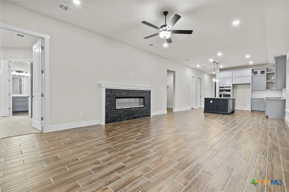 401 Stellar Wind Drive Georgetown, TX 78628