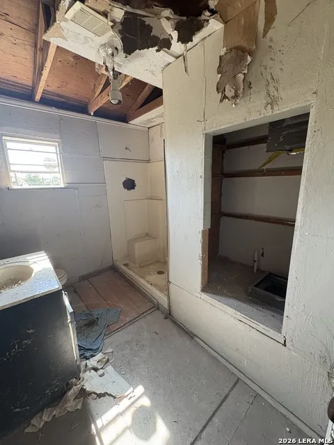1320 Avenue B Hondo, TX 78861