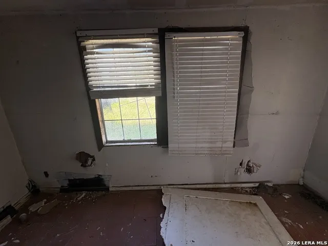 1320 Avenue B Hondo, TX 78861