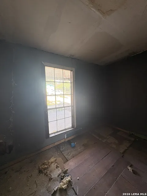 1320 Avenue B Hondo, TX 78861