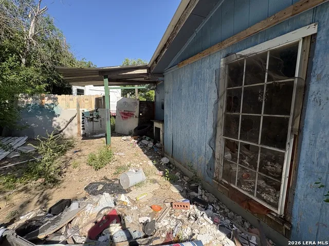 1320 Avenue B Hondo, TX 78861