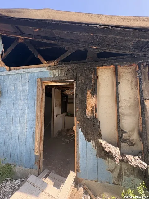 1320 Avenue B Hondo, TX 78861