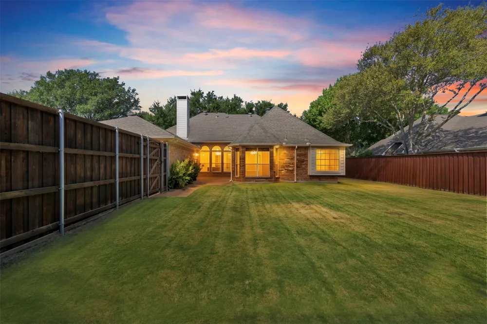 2910 Live Oak Drive Rowlett, TX 75088