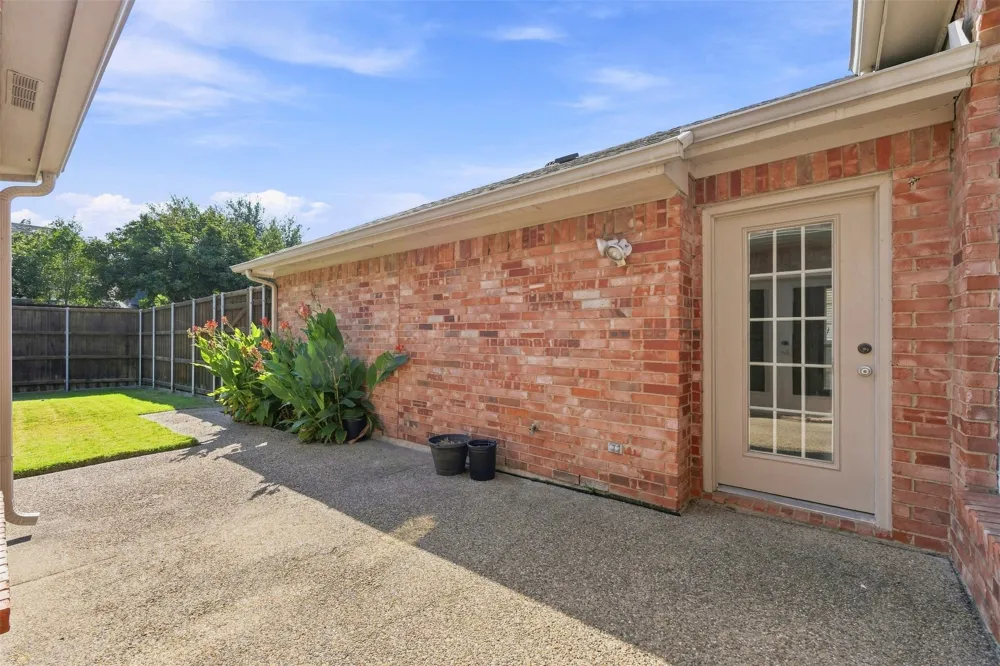 2910 Live Oak Drive Rowlett, TX 75088