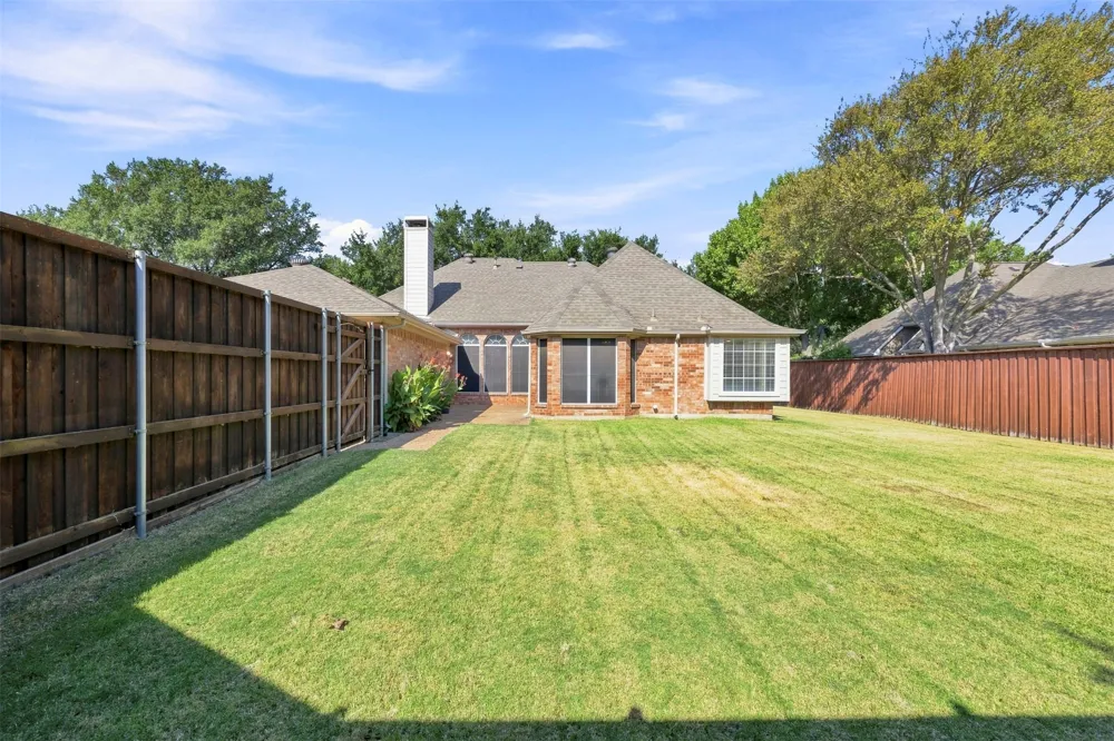 2910 Live Oak Drive Rowlett, TX 75088