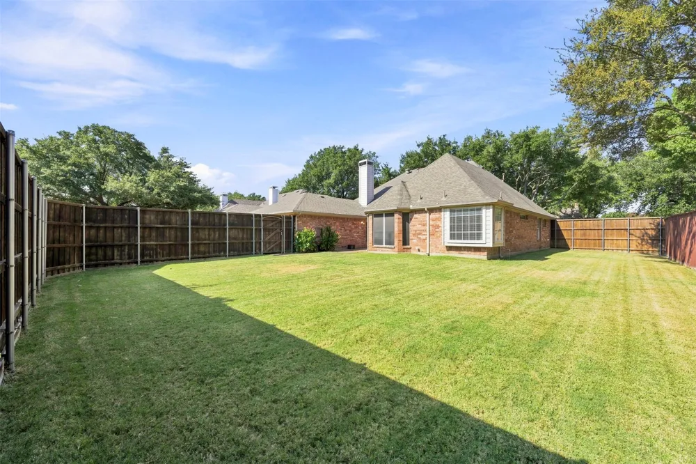 2910 Live Oak Drive Rowlett, TX 75088