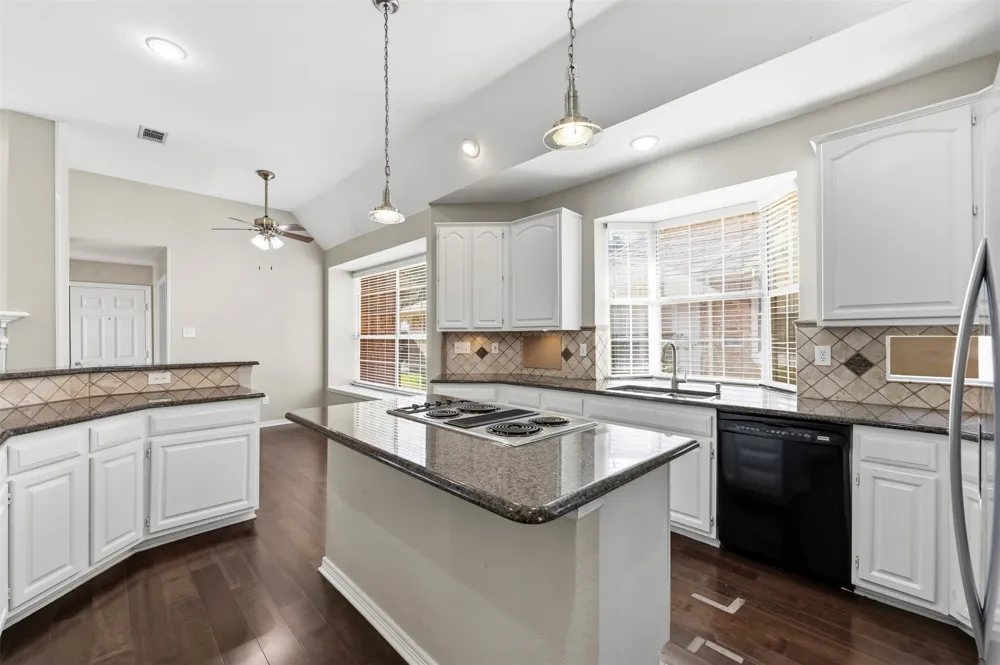 2910 Live Oak Drive Rowlett, TX 75088