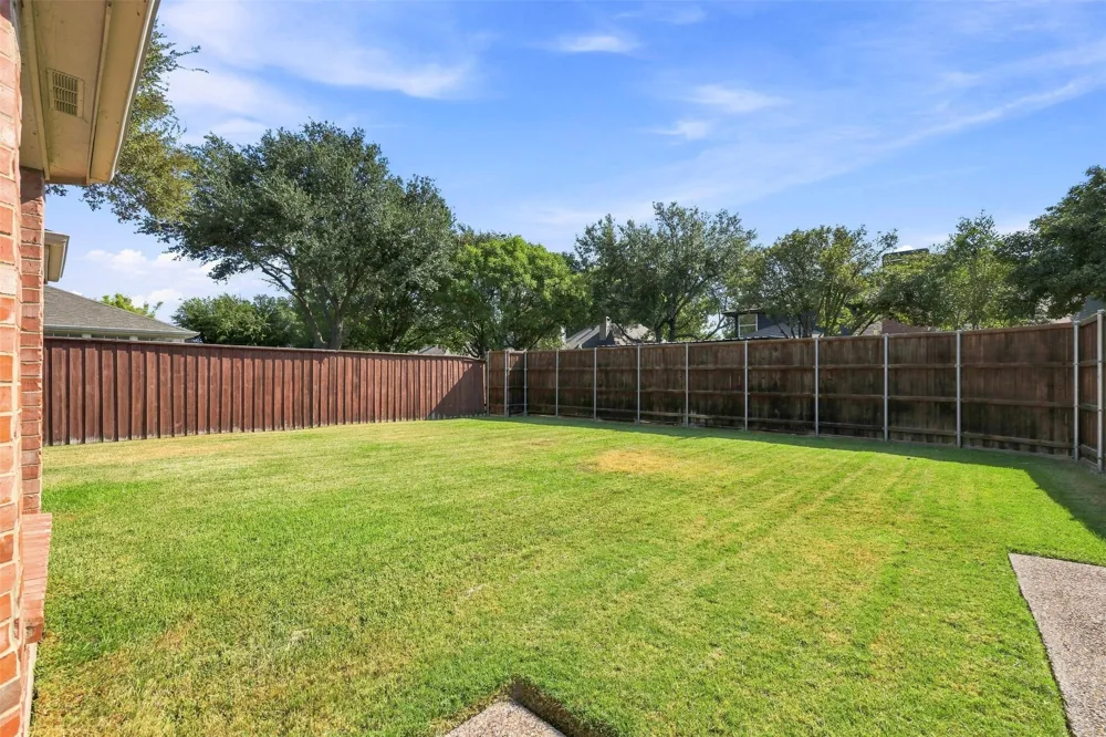 2910 Live Oak Drive Rowlett, TX 75088
