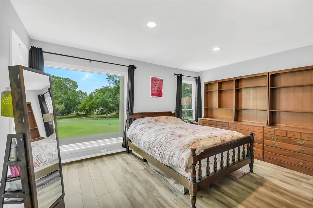 64 April Hill Conroe, TX 77356