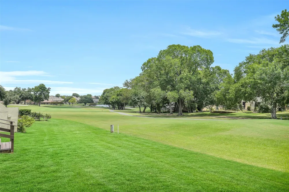 64 April Hill Conroe, TX 77356