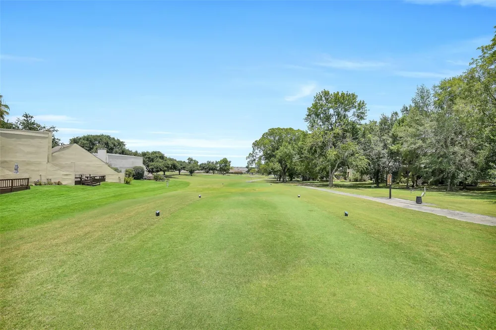 64 April Hill Conroe, TX 77356