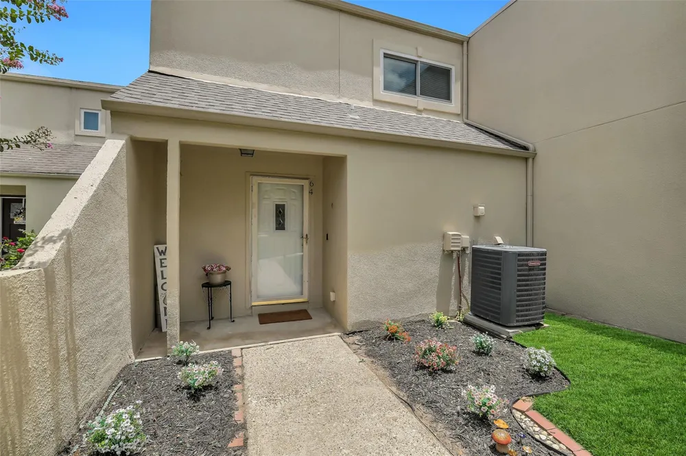 64 April Hill Conroe, TX 77356
