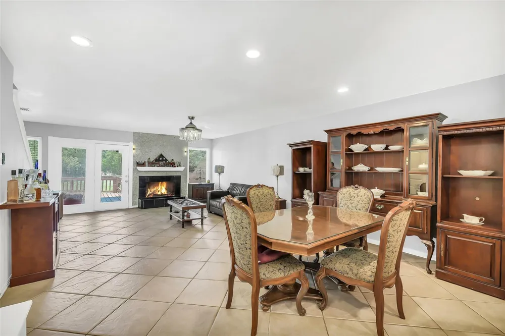 64 April Hill Conroe, TX 77356