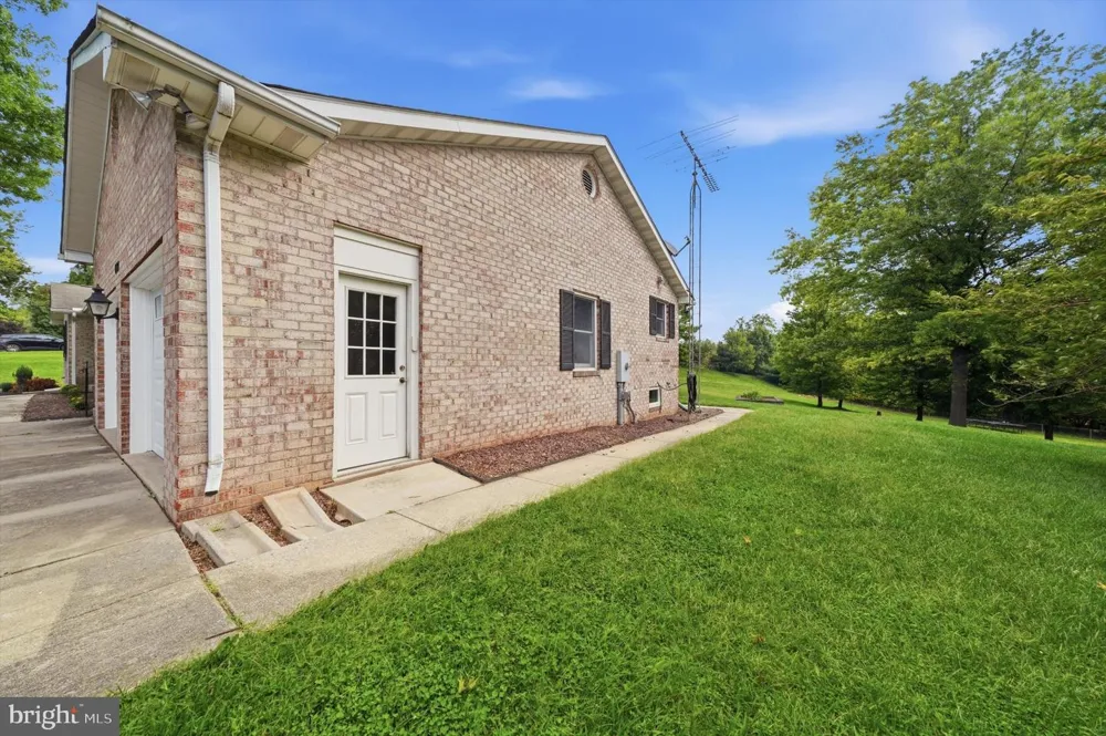 8021 ROCKY SPRINGS ROAD Frederick, MD 21702