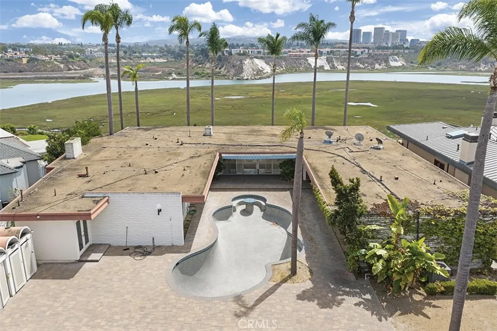1542 Galaxy Drive Newport Beach, CA 92660