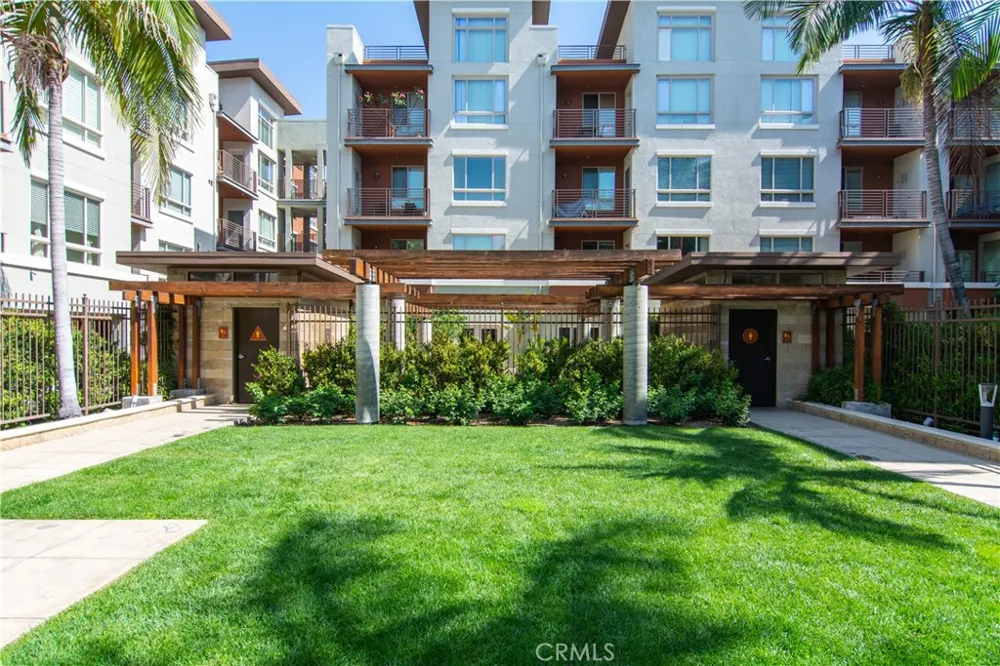 100 S Alameda Los Angeles, CA 90012