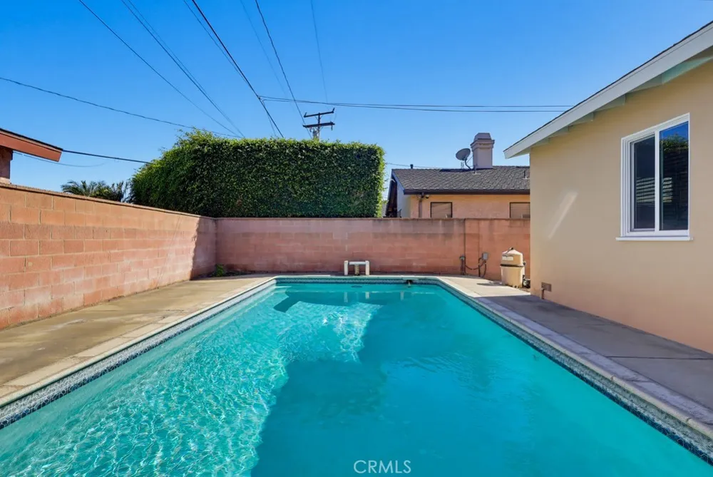 5234 Knoxville Lakewood, CA 90713