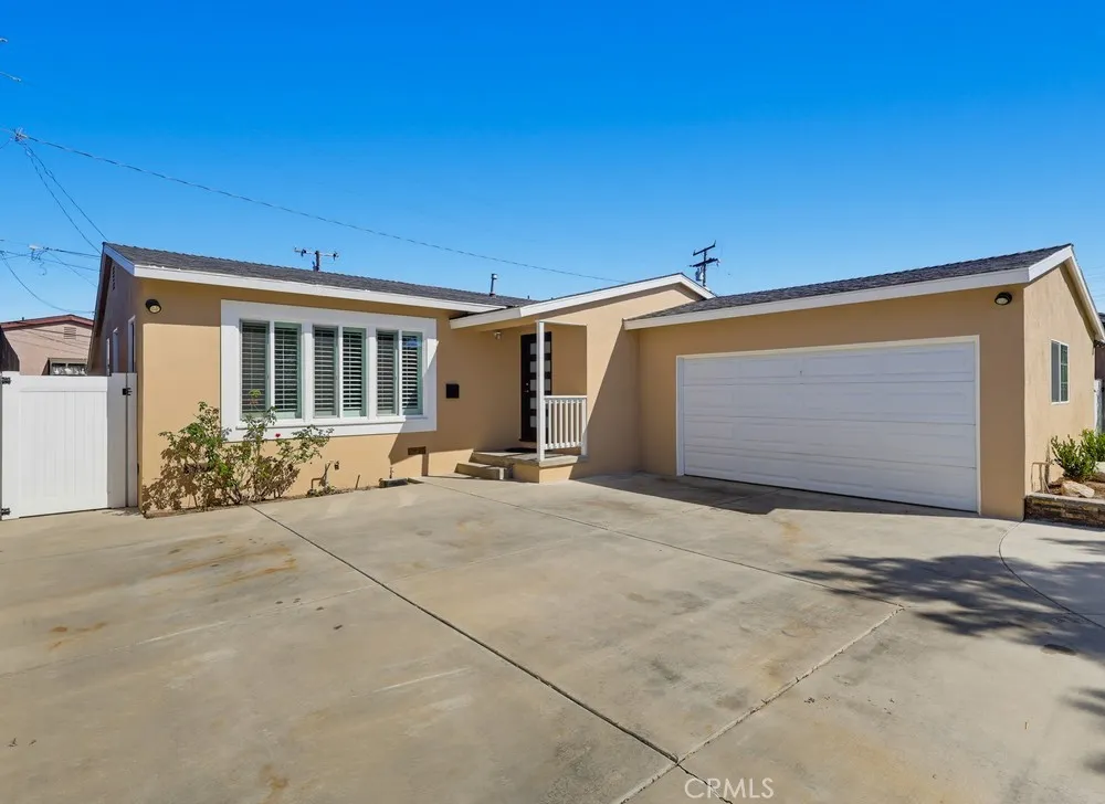 5234 Knoxville Lakewood, CA 90713