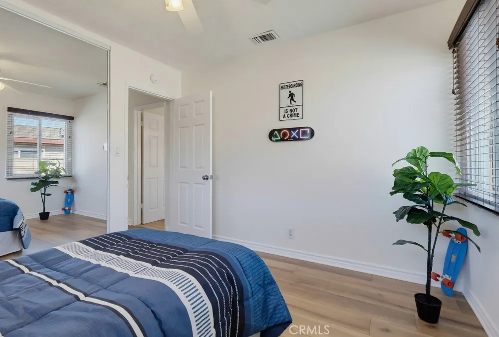 5234 Knoxville Lakewood, CA 90713
